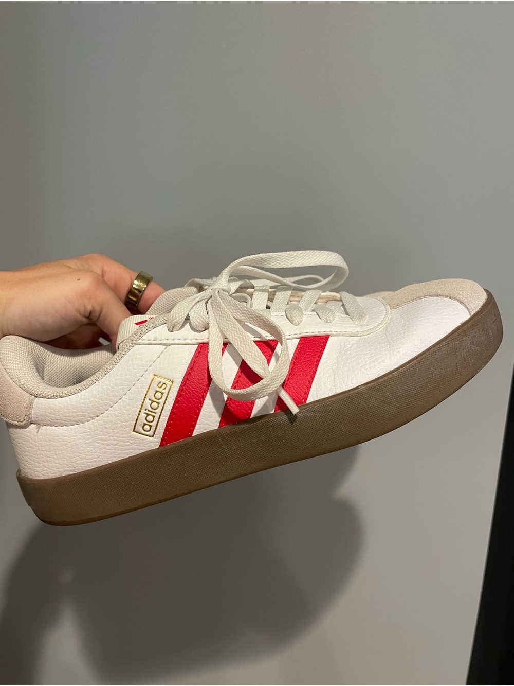 adidas Classic Low-Top Sneaker